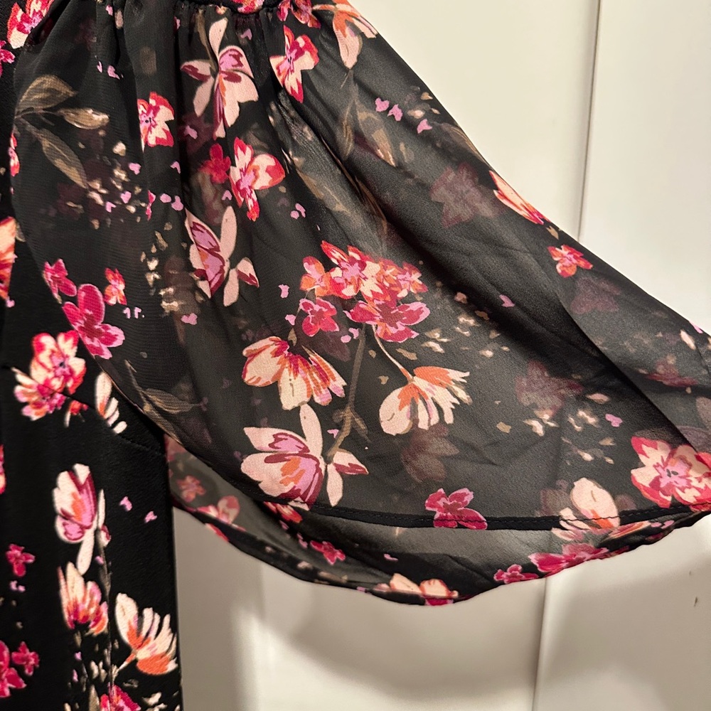 Roz & Ali Black and Pink Floral Blouse - 1X - Picture 5 of 8